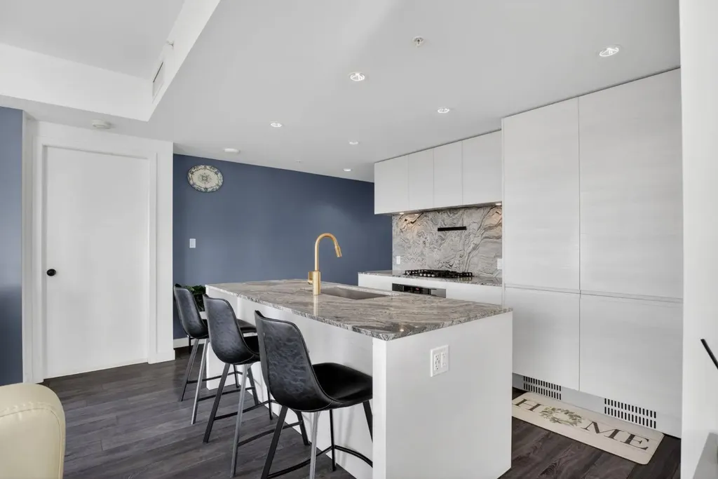 310 12 Avenue SW Calgary AB T2R1B5