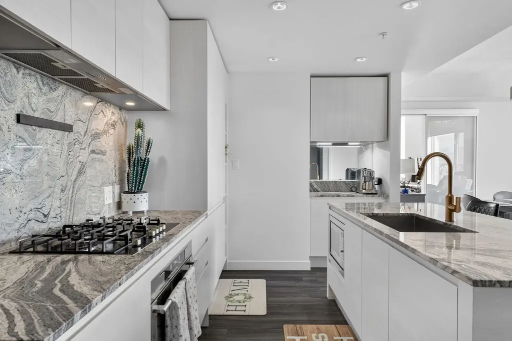 310 12 Avenue SW Calgary AB T2R1B5