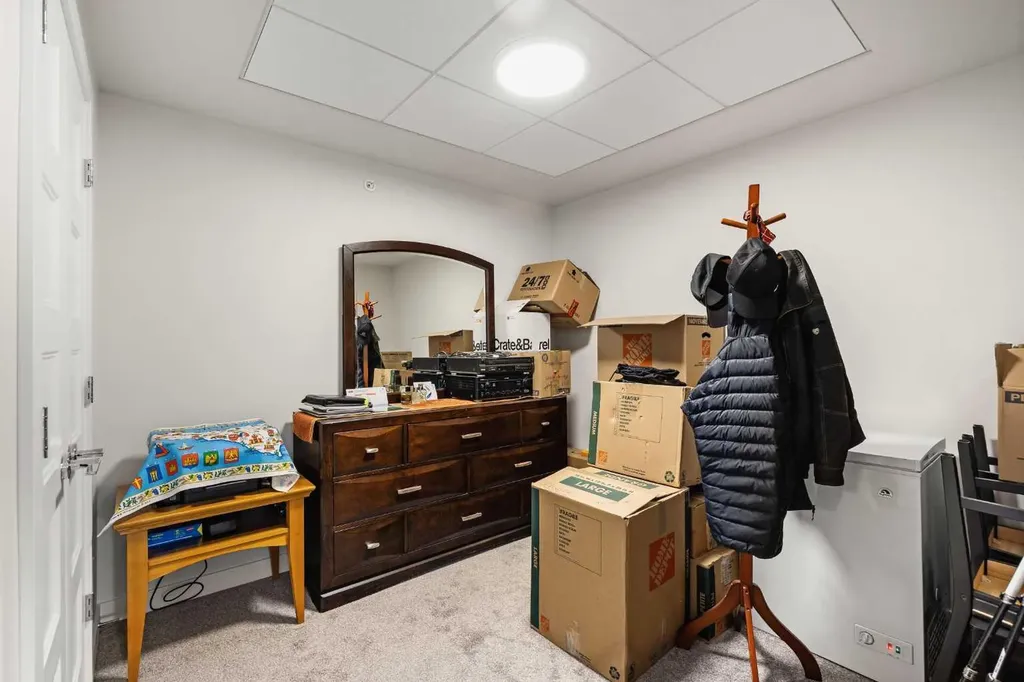 81 Arbour Lake View NW Calgary AB T3G 0H4