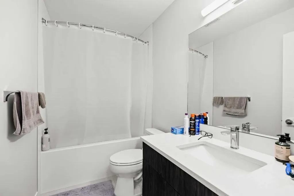 81 Arbour Lake View NW Calgary AB T3G 0H4