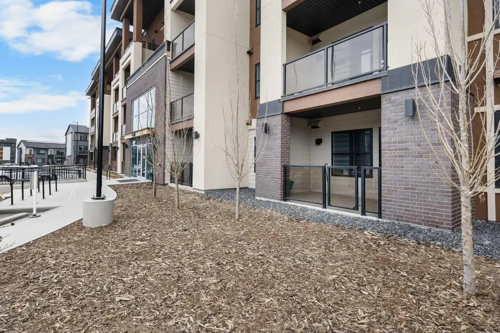 81 Arbour Lake View NW Calgary AB T3G 0H4