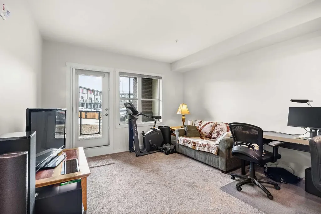 81 Arbour Lake View NW Calgary AB T3G 0H4
