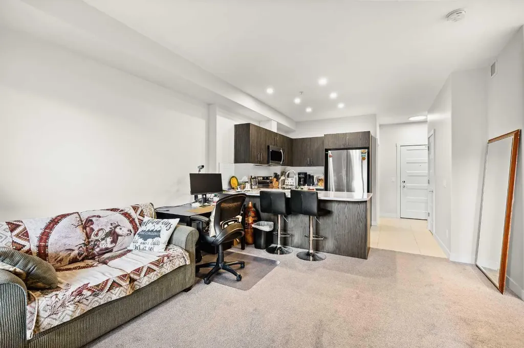81 Arbour Lake View NW Calgary AB T3G 0H4