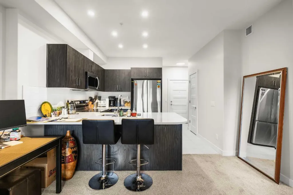 81 Arbour Lake View NW Calgary AB T3G 0H4
