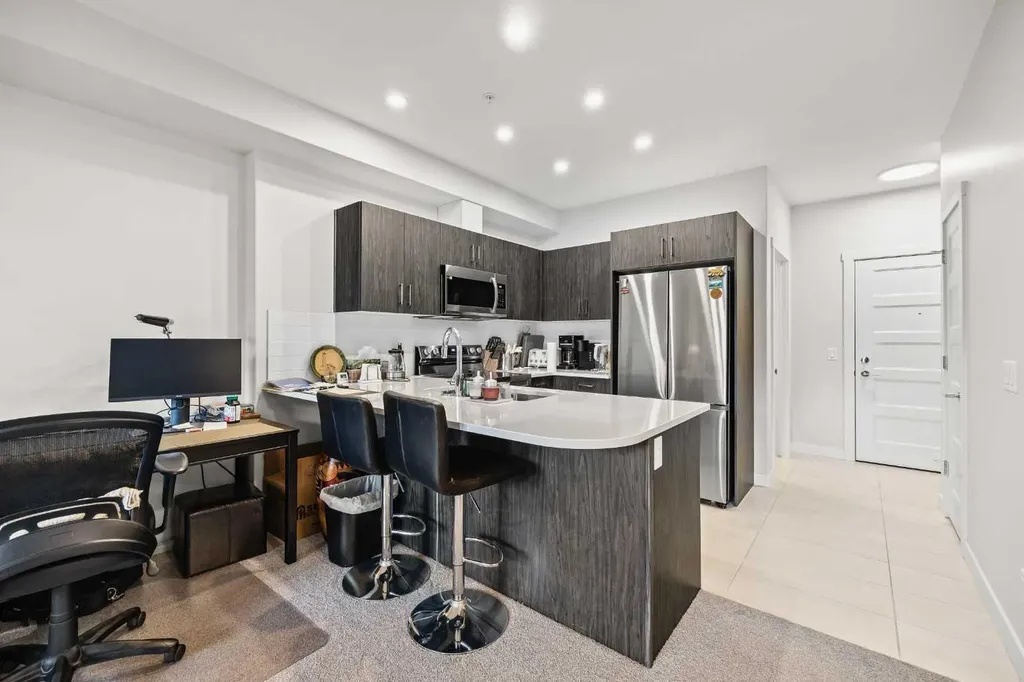 81 Arbour Lake View NW Calgary AB T3G 0H4