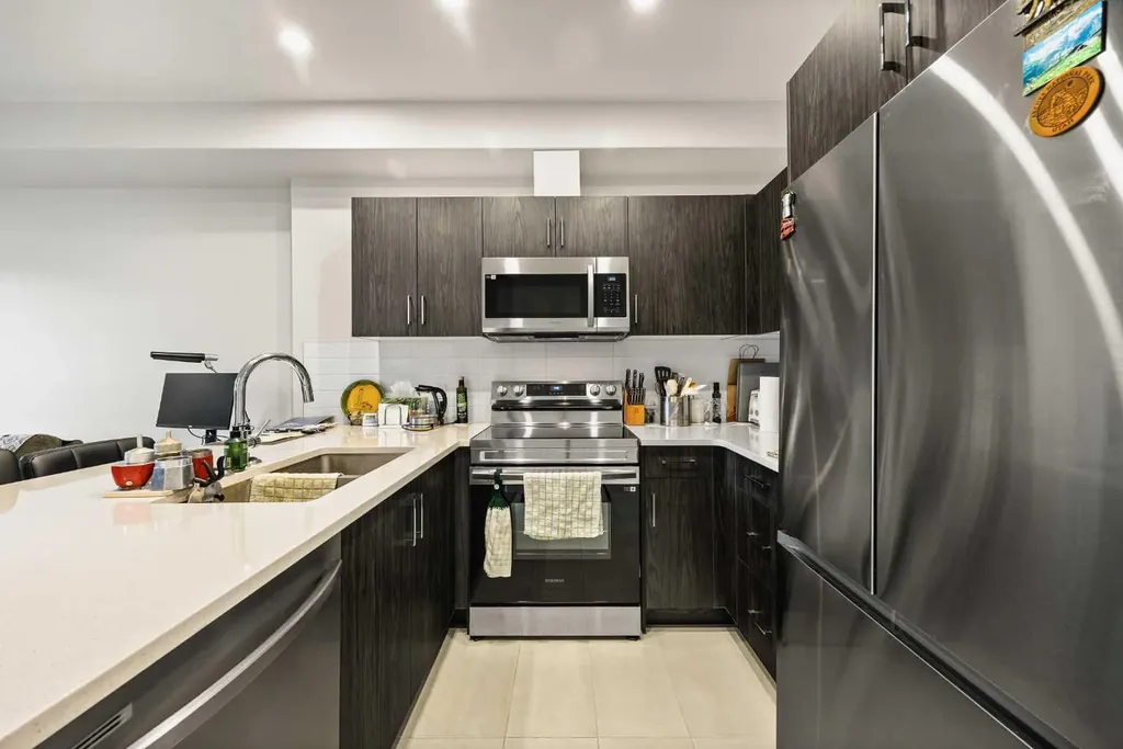 81 Arbour Lake View NW Calgary AB T3G 0H4