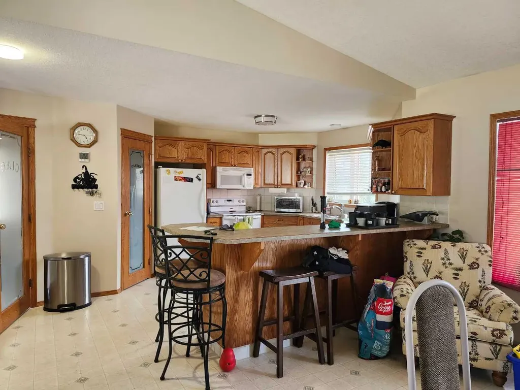 242 Mcnab Close Drumheller AB T0J0Y0