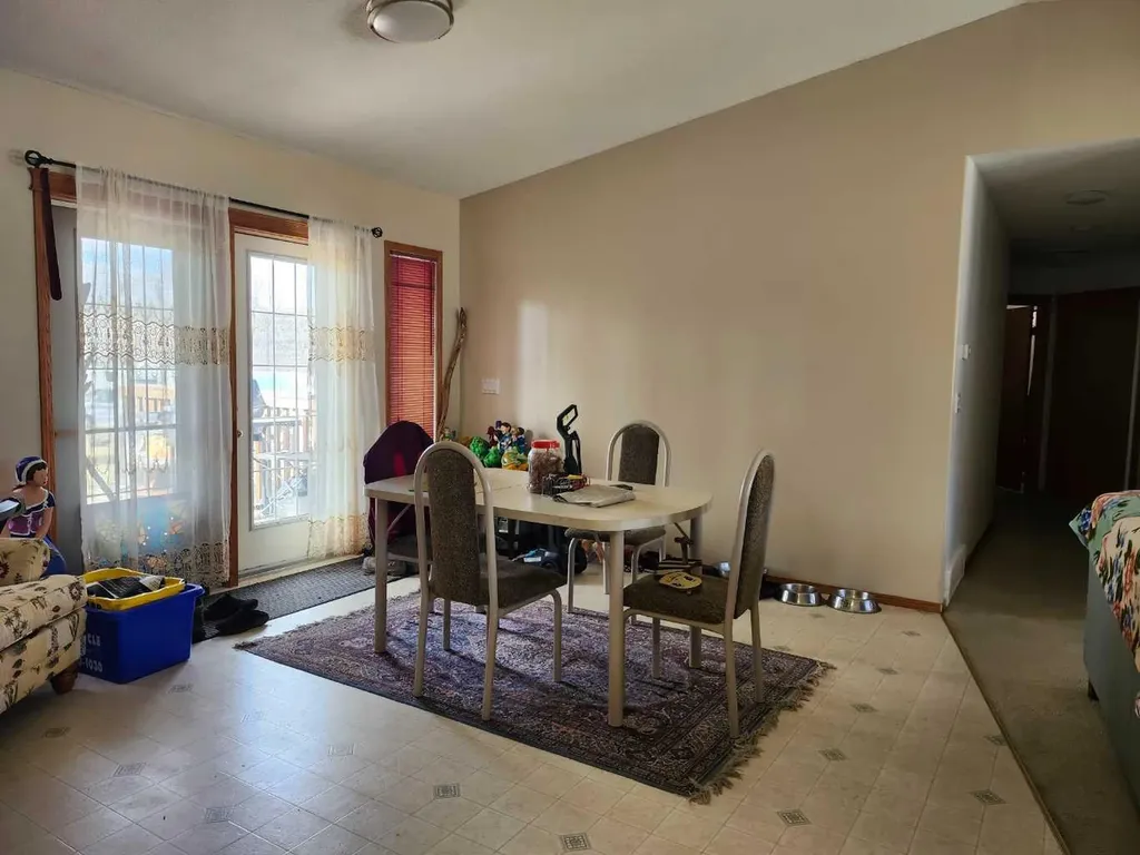 242 Mcnab Close Drumheller AB T0J0Y0