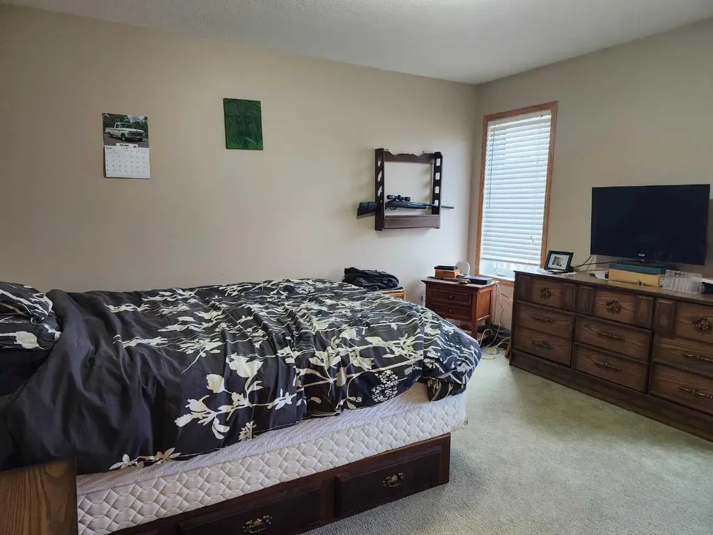 242 Mcnab Close Drumheller AB T0J0Y0