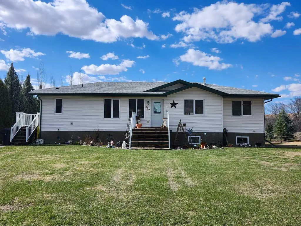242 Mcnab Close Drumheller AB T0J0Y0
