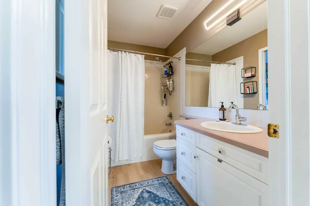 217 Martin Crossing Way NE Calgary AB T3J 3V4