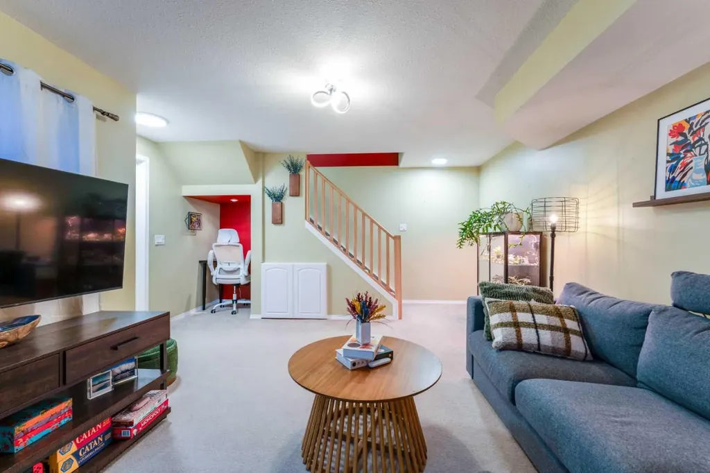 217 Martin Crossing Way NE Calgary AB T3J 3V4