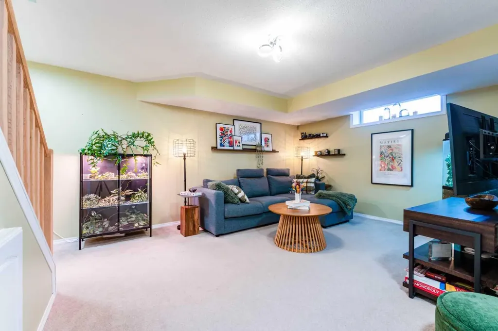 217 Martin Crossing Way NE Calgary AB T3J 3V4