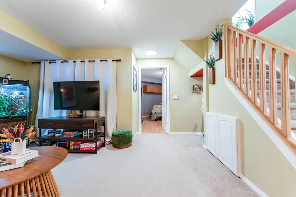 217 Martin Crossing Way NE Calgary AB T3J 3V4