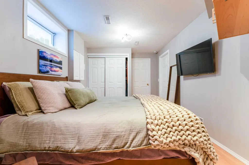 217 Martin Crossing Way NE Calgary AB T3J 3V4