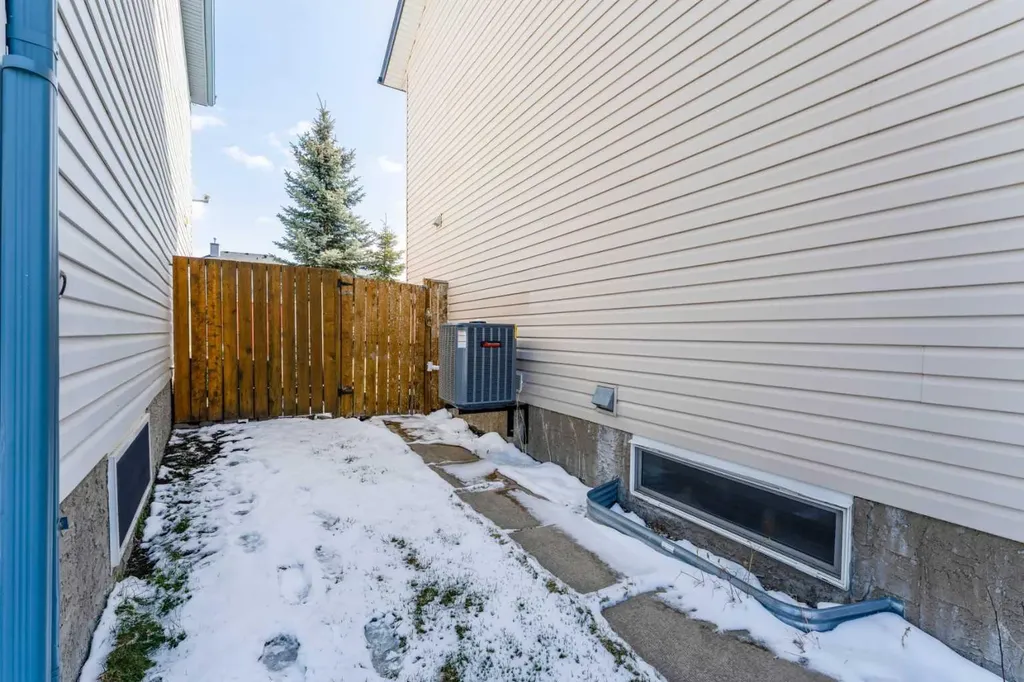 217 Martin Crossing Way NE Calgary AB T3J 3V4