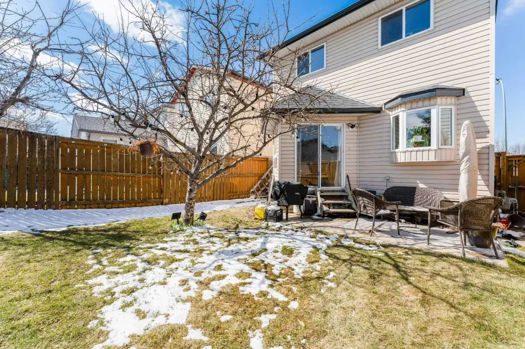 217 Martin Crossing Way NE Calgary AB T3J 3V4