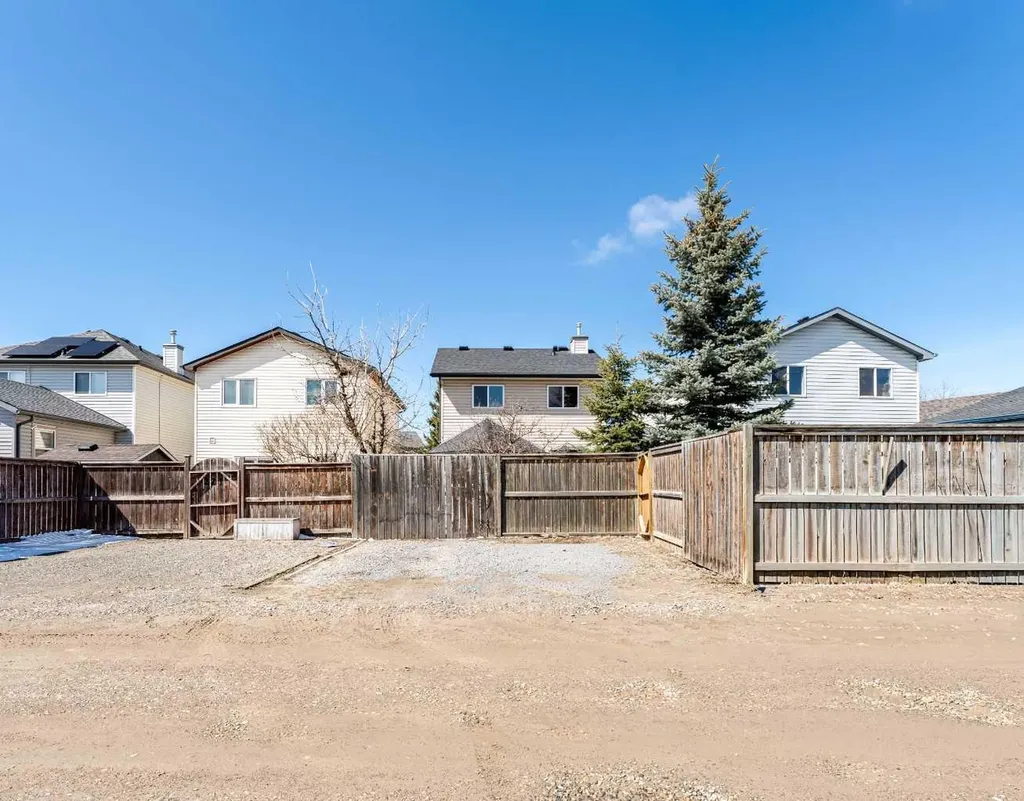 217 Martin Crossing Way NE Calgary AB T3J 3V4