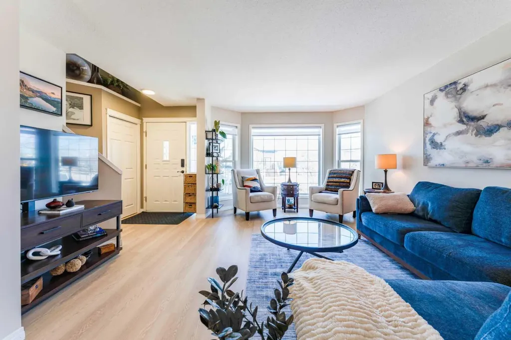 217 Martin Crossing Way NE Calgary AB T3J 3V4