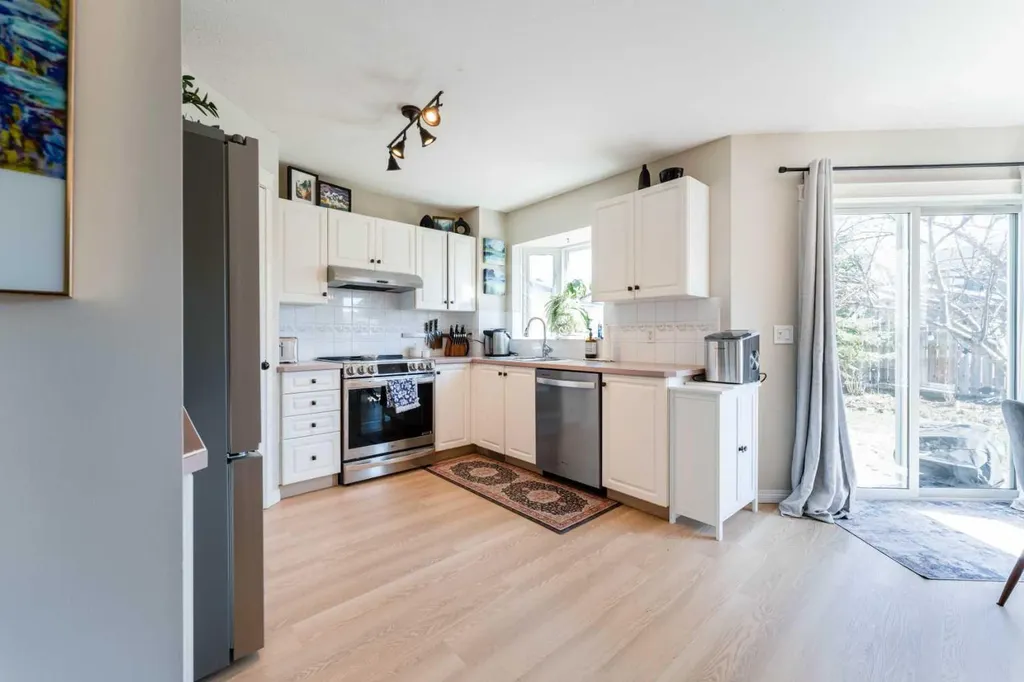 217 Martin Crossing Way NE Calgary AB T3J 3V4