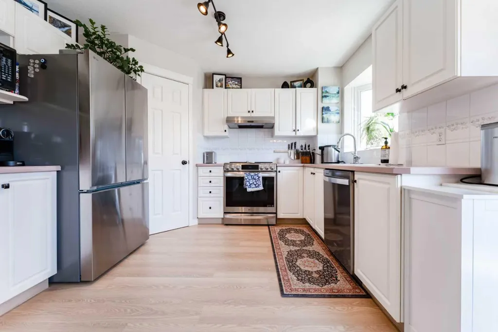 217 Martin Crossing Way NE Calgary AB T3J 3V4