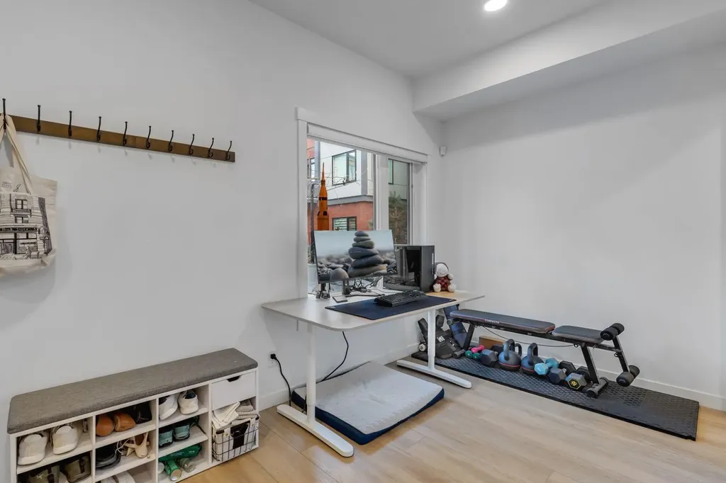 213 Greenbriar Common Calgary AB T3B 6J3