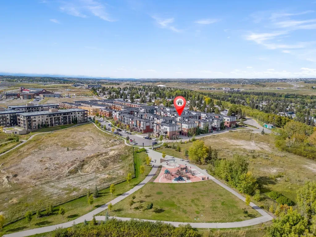 213 Greenbriar Common Calgary AB T3B 6J3