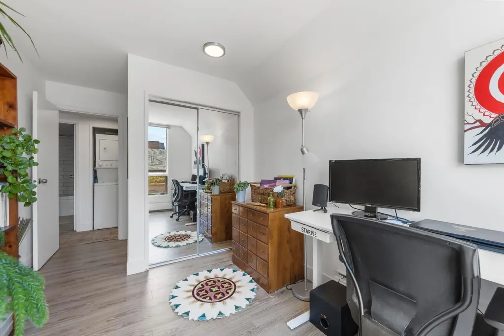 2909 17 Avenue SW Calgary AB T3E 0B1