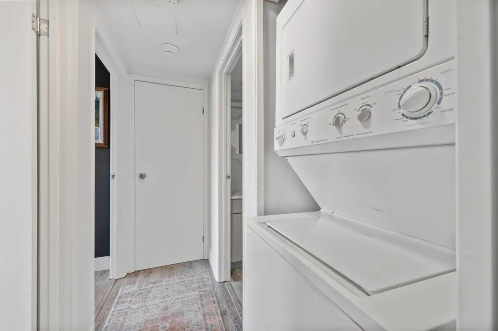2909 17 Avenue SW Calgary AB T3E 0B1