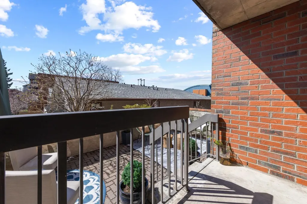 2909 17 Avenue SW Calgary AB T3E 0B1