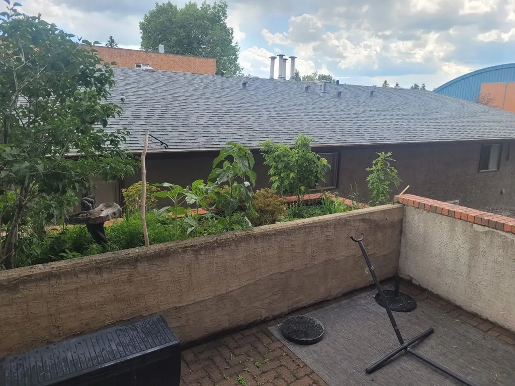2909 17 Avenue SW Calgary AB T3E 0B1