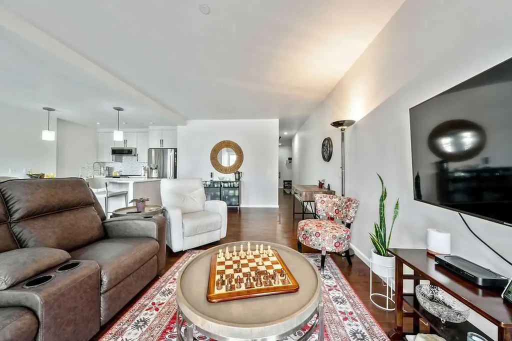 414 Meredith Road NE Calgary AB T2E 5A6