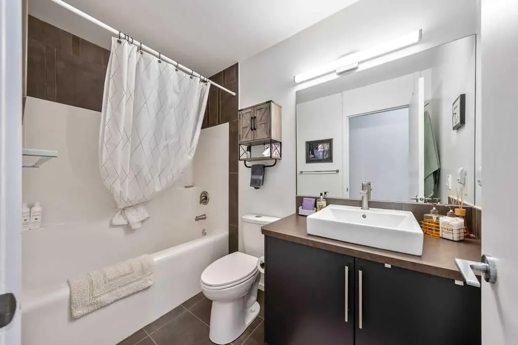 414 Meredith Road NE Calgary AB T2E 5A6