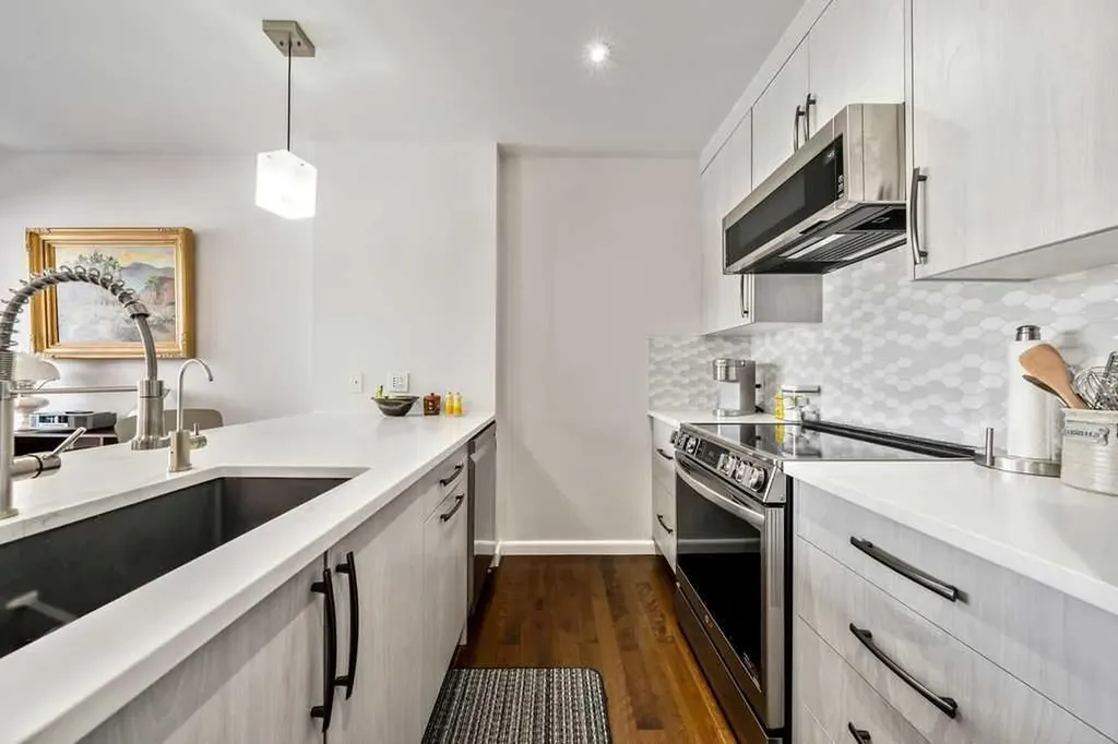 414 Meredith Road NE Calgary AB T2E 5A6