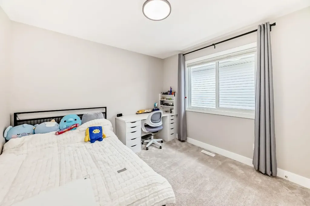 80 Vantage Drive Cochrane AB T4C 3G2