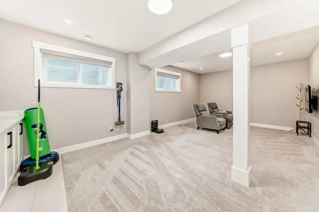 80 Vantage Drive Cochrane AB T4C 3G2