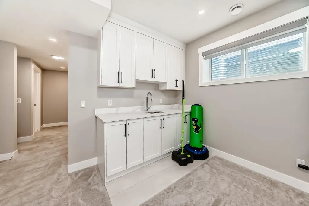 80 Vantage Drive Cochrane AB T4C 3G2