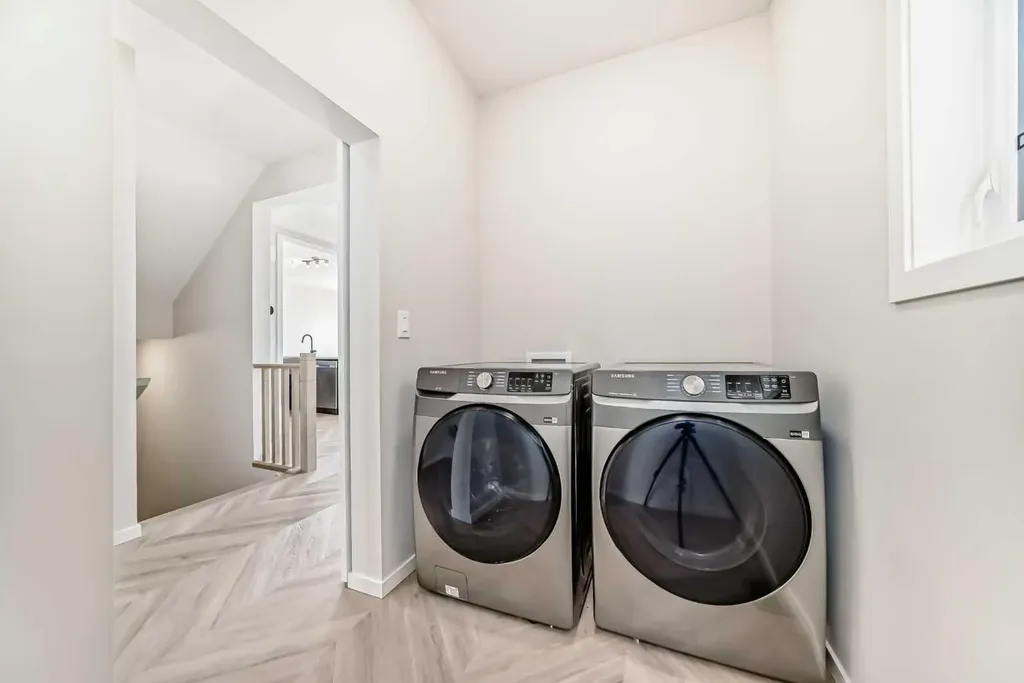 641 Windrow Manor SW Airdrie AB T4B 5H5