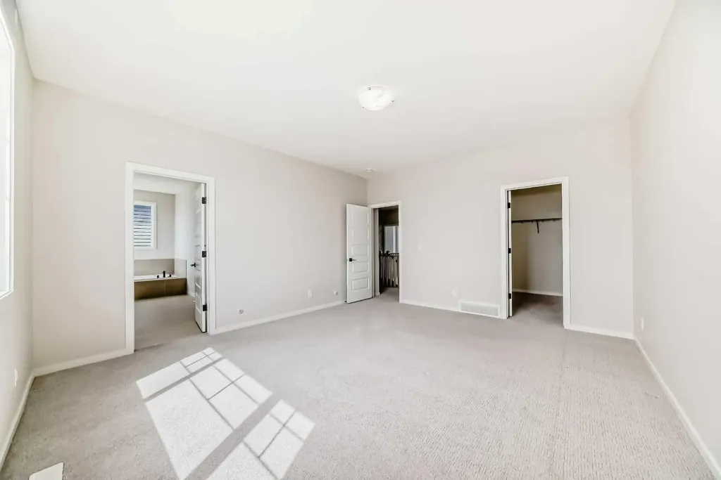 641 Windrow Manor SW Airdrie AB T4B 5H5