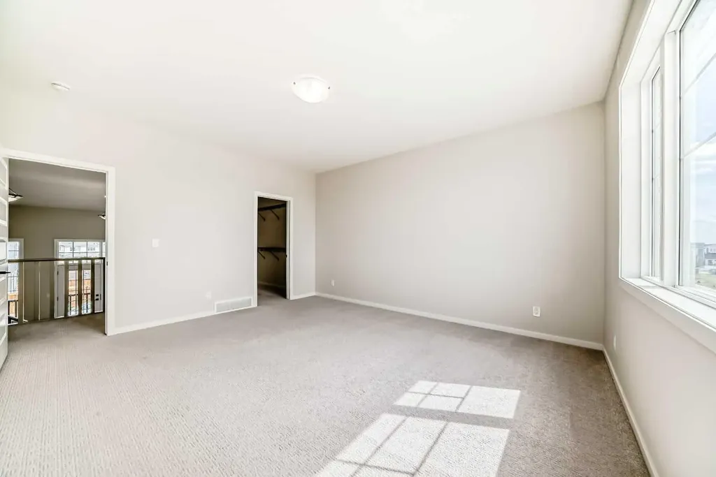 641 Windrow Manor SW Airdrie AB T4B 5H5