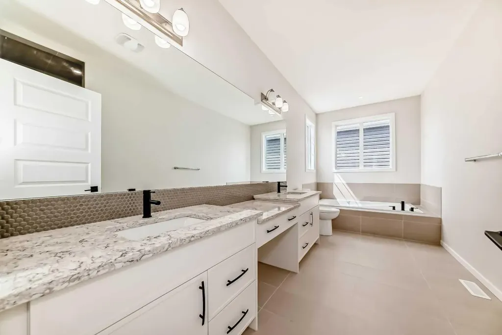 641 Windrow Manor SW Airdrie AB T4B 5H5