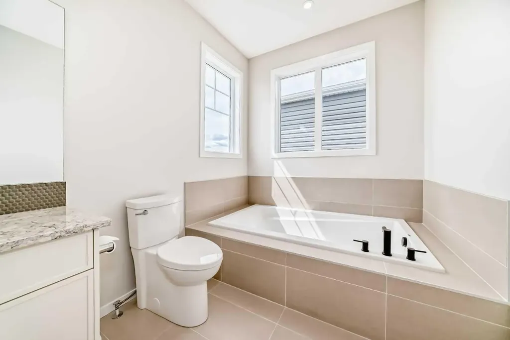 641 Windrow Manor SW Airdrie AB T4B 5H5