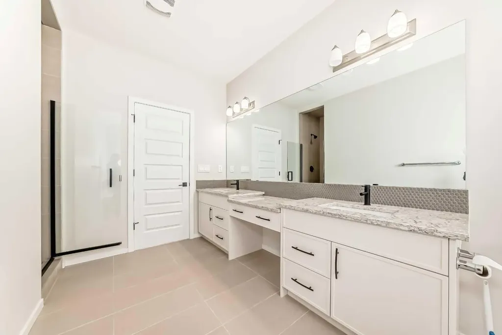 641 Windrow Manor SW Airdrie AB T4B 5H5