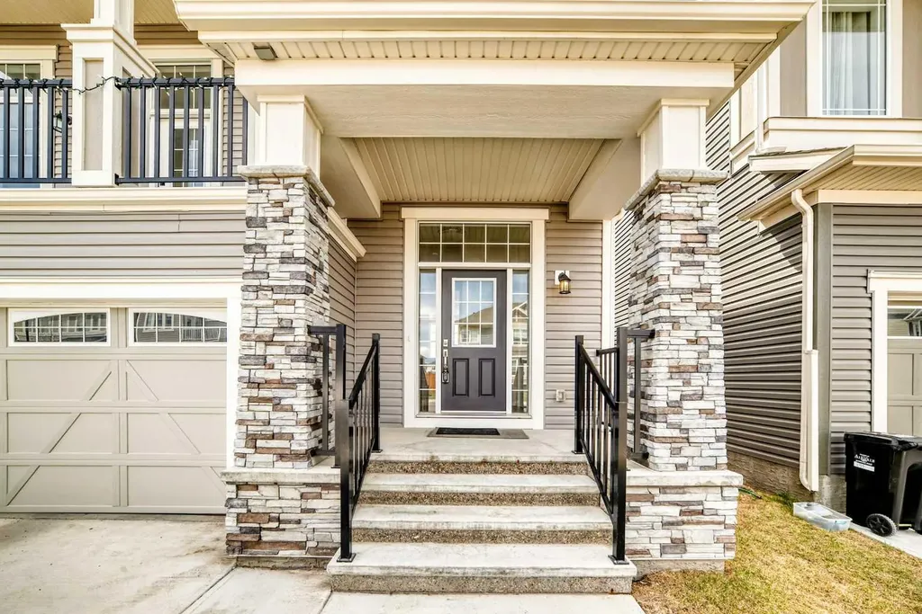 641 Windrow Manor SW Airdrie AB T4B 5H5