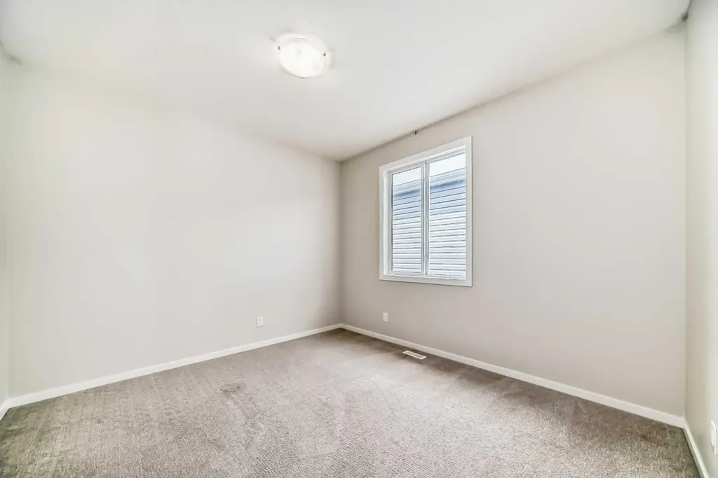 641 Windrow Manor SW Airdrie AB T4B 5H5
