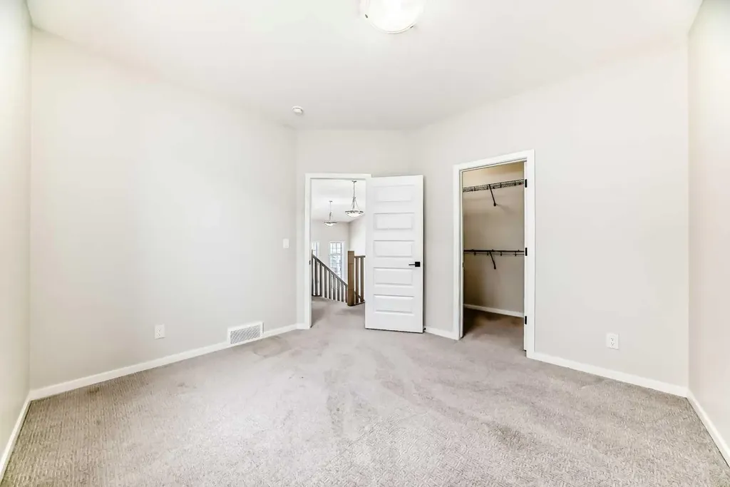 641 Windrow Manor SW Airdrie AB T4B 5H5
