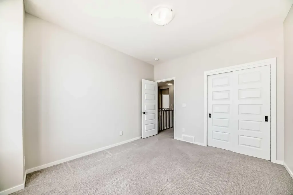641 Windrow Manor SW Airdrie AB T4B 5H5
