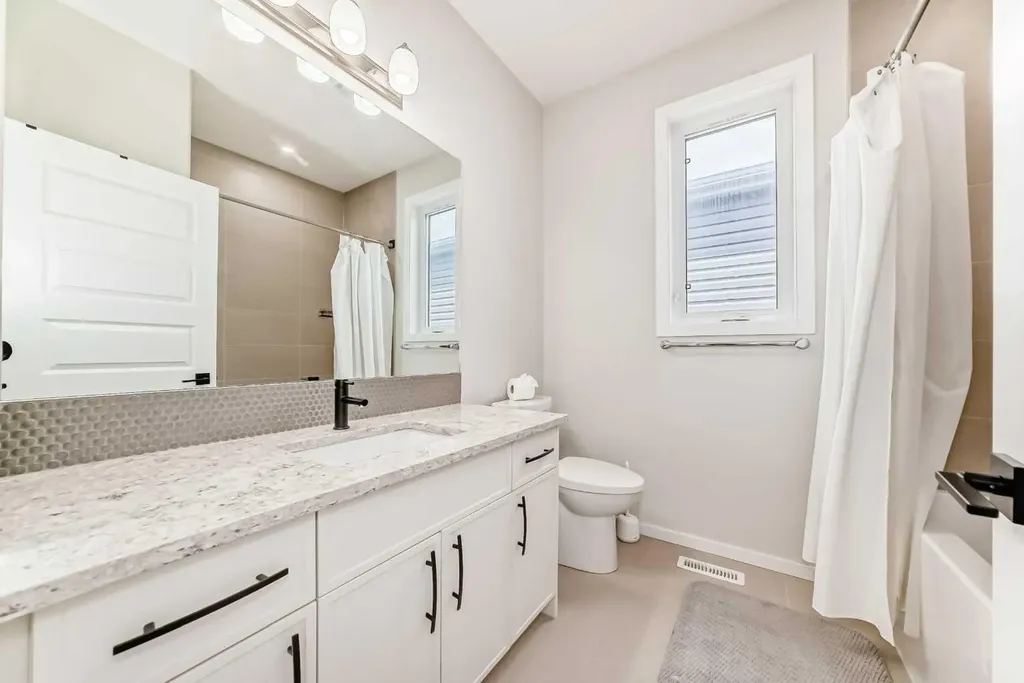 641 Windrow Manor SW Airdrie AB T4B 5H5
