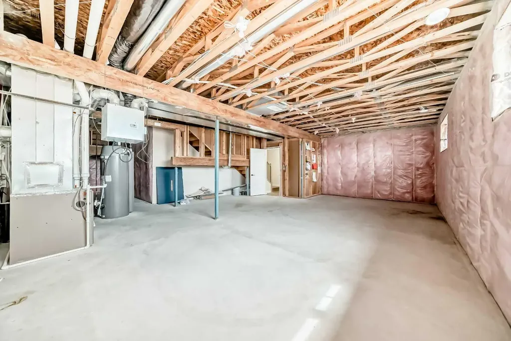 641 Windrow Manor SW Airdrie AB T4B 5H5
