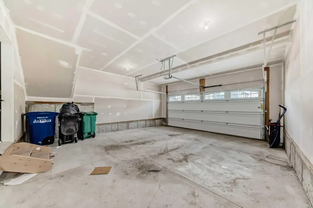 641 Windrow Manor SW Airdrie AB T4B 5H5